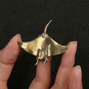 Manta Ray Brass Figurine - NEW - 1.69 in L x 1.97 in W